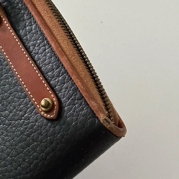 Dooney & Bourke All-Weather Leather Small Zip-Along Crossbody Wallet Belt Purse - Picture 6 of 12